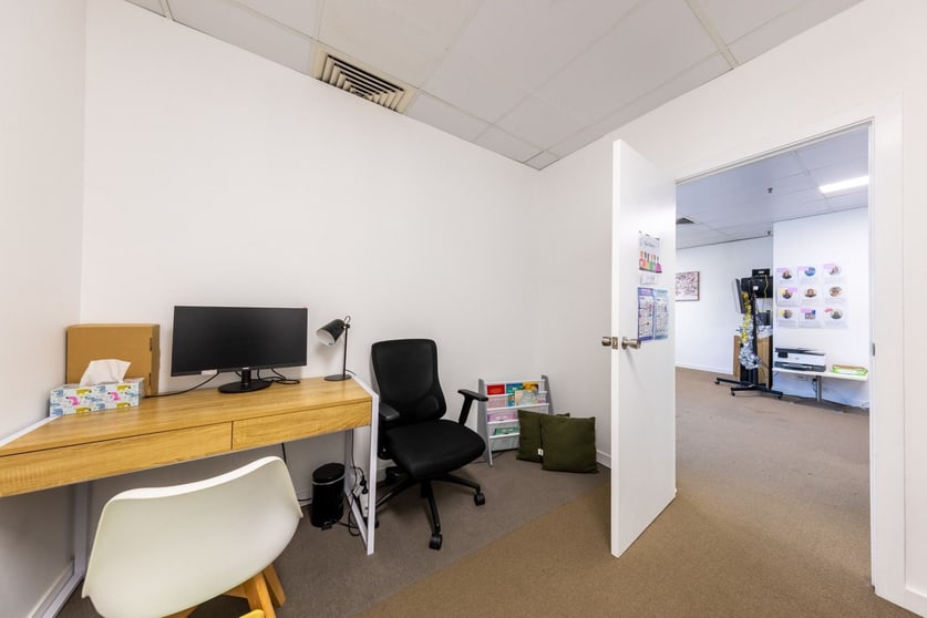 Click to view all images Suite 10/58-62 McLeod Street Cairns City QLD 4870 - Image 2