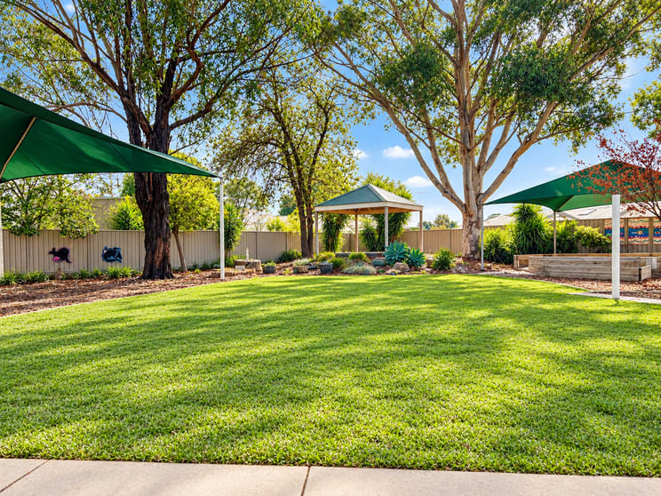 Click to view all images 18 Regent Street Moama NSW 2731 - Image 3