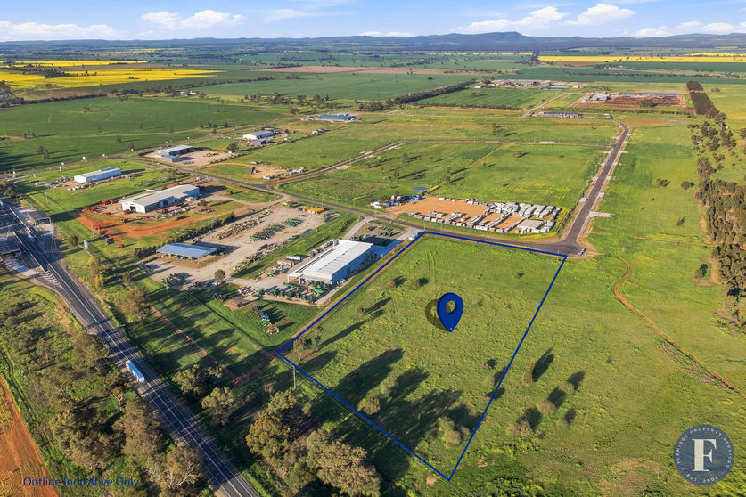 Click to view all images 58 Angus Clark Drive Forbes NSW 2871 - Image 2