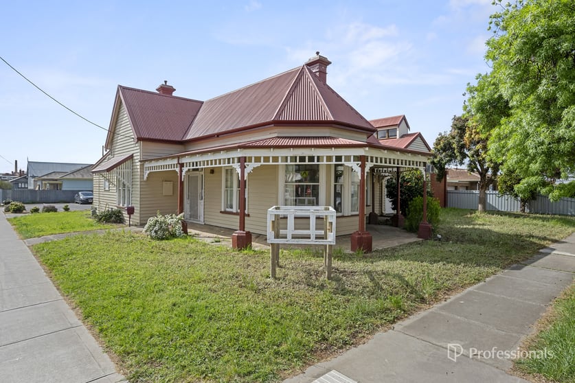 Click to view all images 97 Burke Street Maryborough VIC 3465 - Image 1