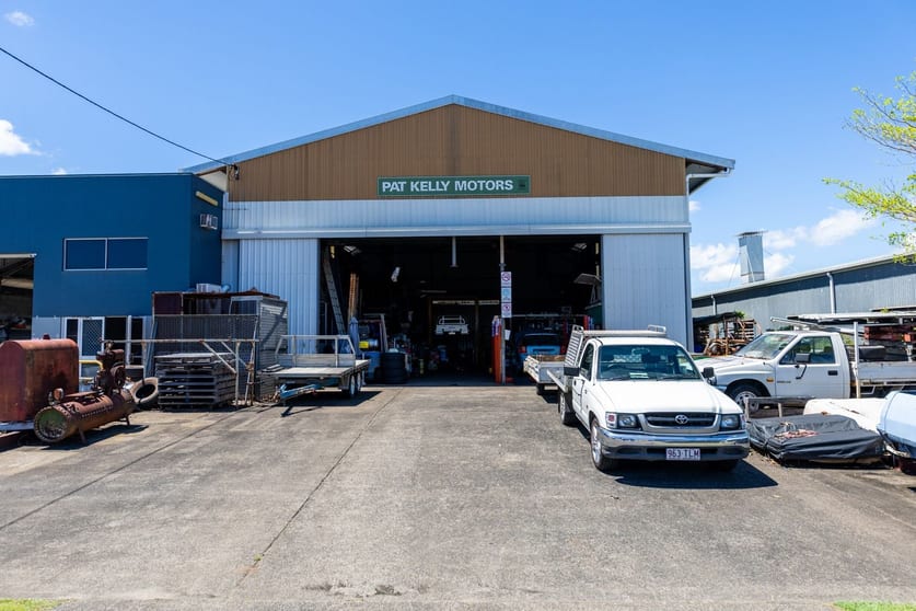 Click to view all images 147 Buchan Street Bungalow QLD 4870 - Image 4