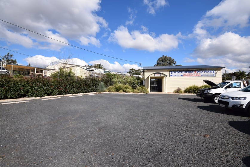 Click to view all images 44-48 Canning Street Drayton QLD 4350 - Image 4