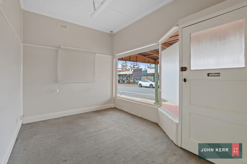 Click to view all images 1 Contingent Street Trafalgar VIC 3824 - Image 3