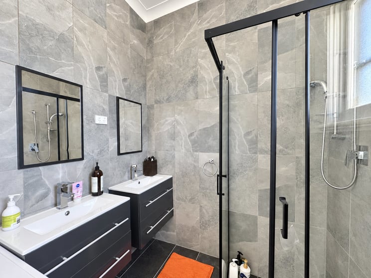 Click to view all images 4/258 Glen Osmond Road Fullarton SA 5063 - Image 1