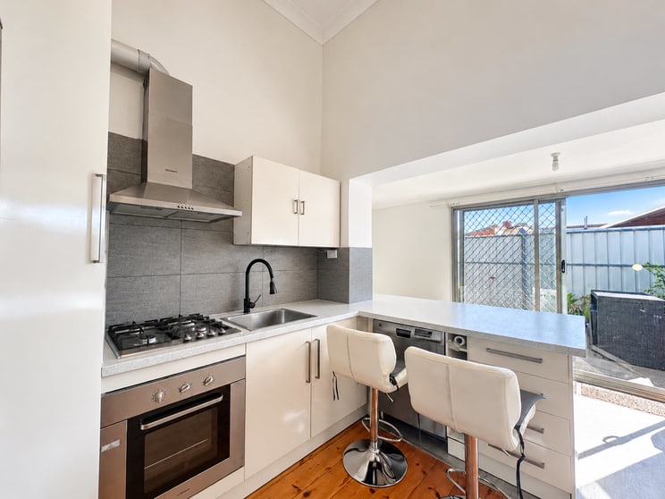 Click to view all images 4/258 Glen Osmond Road Fullarton SA 5063 - Image 3