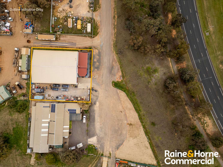 Click to view all images 101 Underwood Street Oaks Estate ACT 2620 - Image 3
