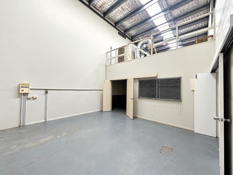 Click to view all images Unit 8/20-22 Ellerslie Road Meadowbrook QLD 4131 - Image 3