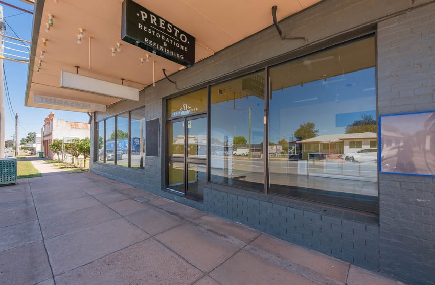 Click to view all images 71 Neeld Street Wyalong NSW 2671 - Image 2