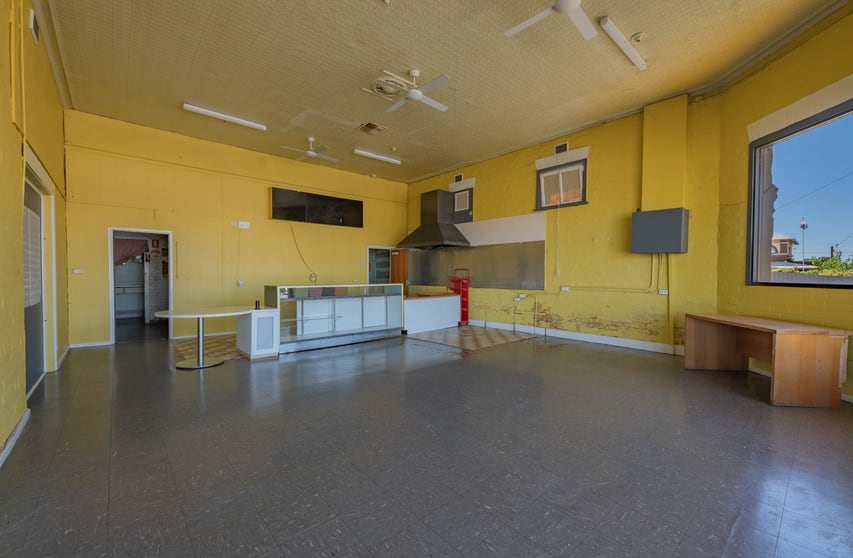 Click to view all images 71 Neeld Street Wyalong NSW 2671 - Image 3
