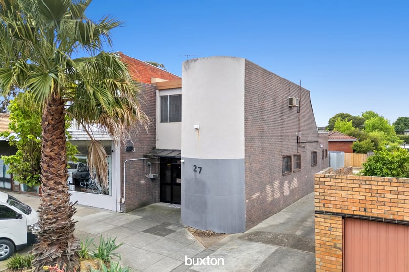 27 Mclochlan Street Mount Waverley VIC 3149 - Image 1