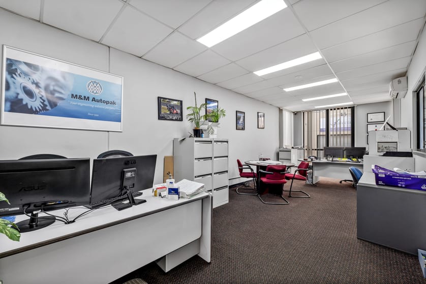Click to view all images Unit 15/45 Powers Road Seven Hills NSW 2147 - Image 3