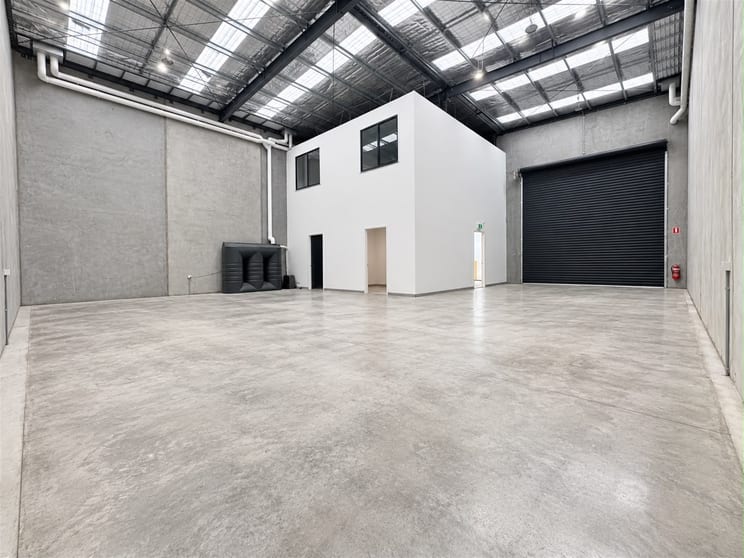 Click to view all images Warehouse 2 & 3/37 Boxwood Court Epping VIC 3076 - Image 2