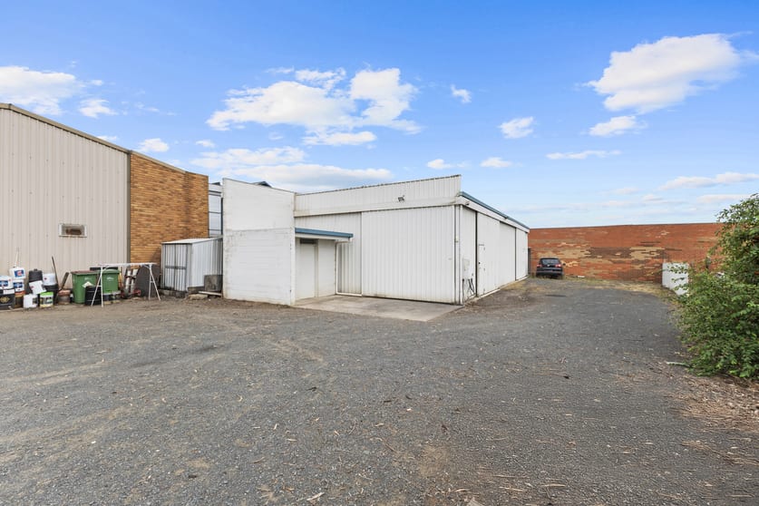 Click to view all images 24 Head Street Traralgon VIC 3844 - Image 3