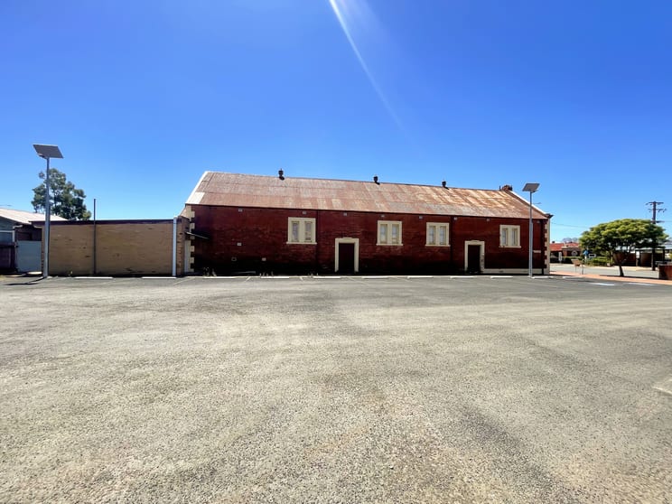 Click to view all images 5 Barton Street Cobar NSW 2835 - Image 3
