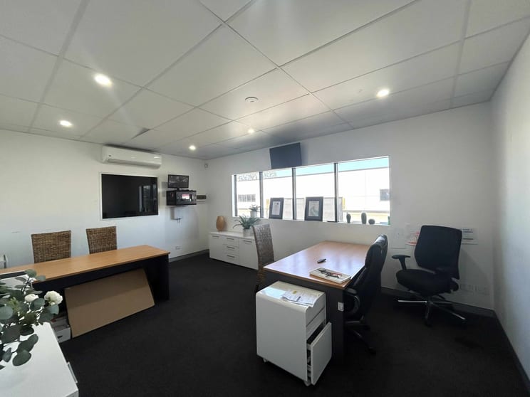 Click to view all images Unit 3, 29 Pendlebury Road Cardiff NSW 2285 - Image 2