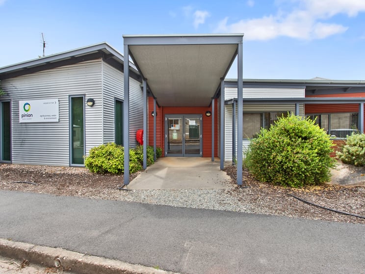 Click to view all images 9 Strickland Street Clare SA 5453 - Image 2