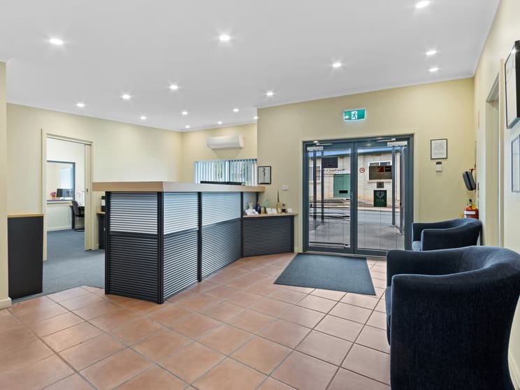 Click to view all images 9 Strickland Street Clare SA 5453 - Image 3