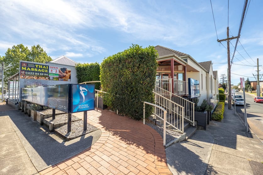 Click to view all images 38 Ken Tubman Drive Maitland NSW 2320 - Image 2