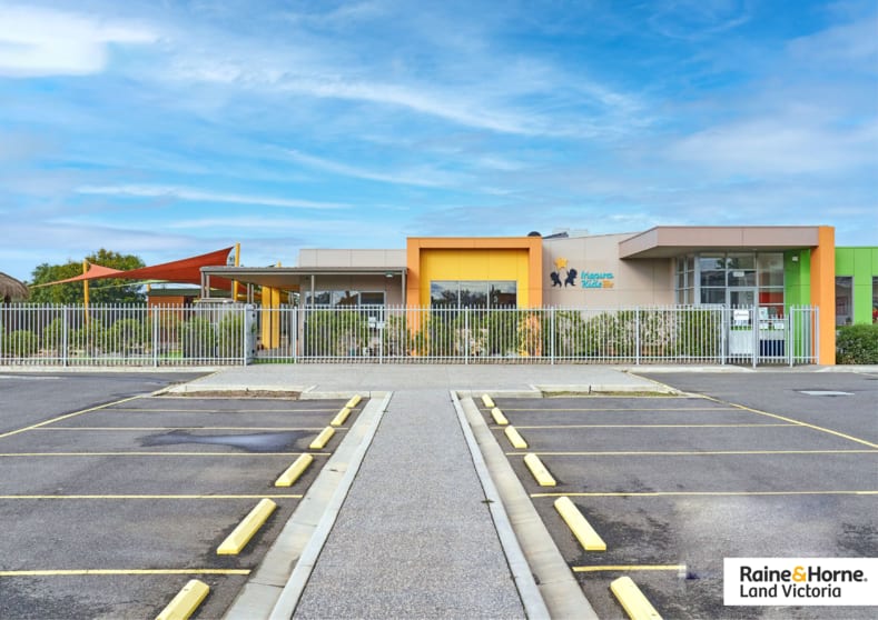 Click to view all images 11 Thomas Street Laverton VIC 3028 - Image 1