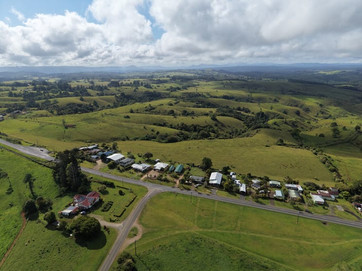Click to view all images 5359 Palmerston Highway Millaa Millaa QLD 4886 - Image 1