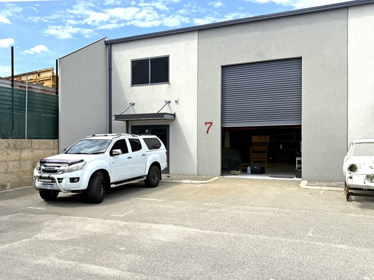 7/11 Bally Street Landsdale WA 6065 - Image 2