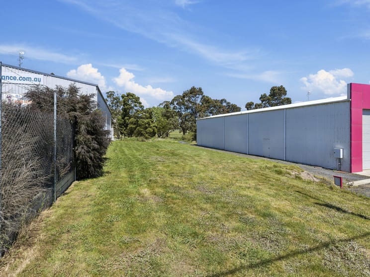 Click to view all images 42A Hugh Murray Drive Colac East VIC 3250 - Image 2