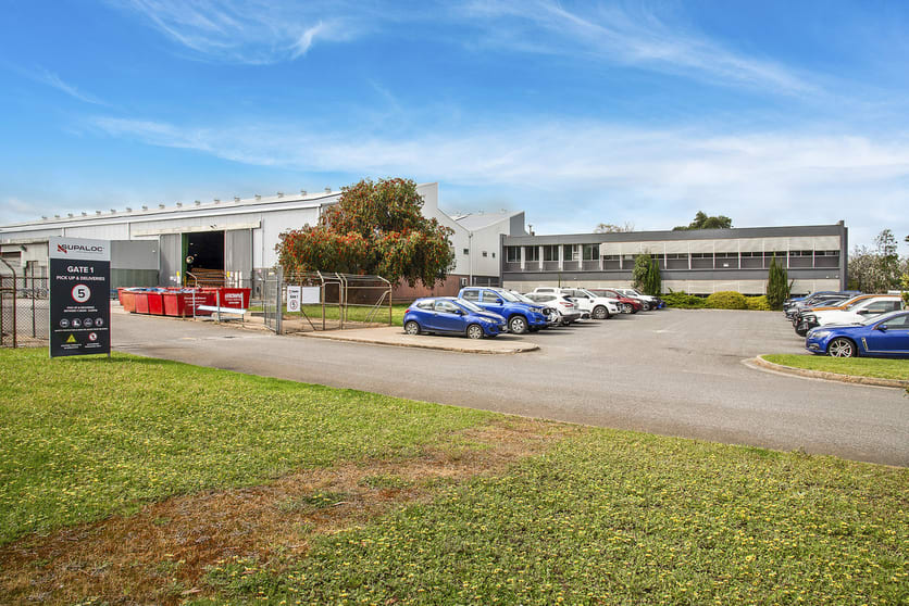 Click to view all images 33, 38 & 40 Barfield Crescent Edinburgh North SA 5113 - Image 3
