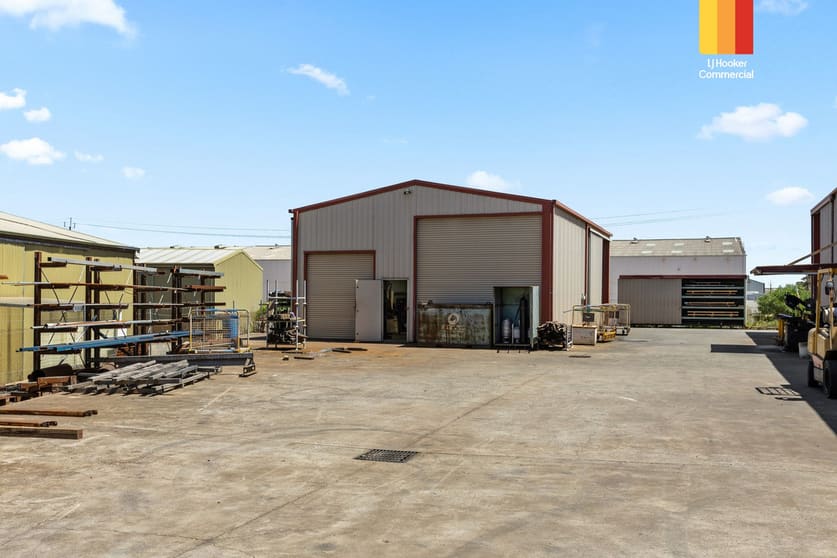 Click to view all images 39 Barfield Crescent Edinburgh North SA 5113 - Image 3