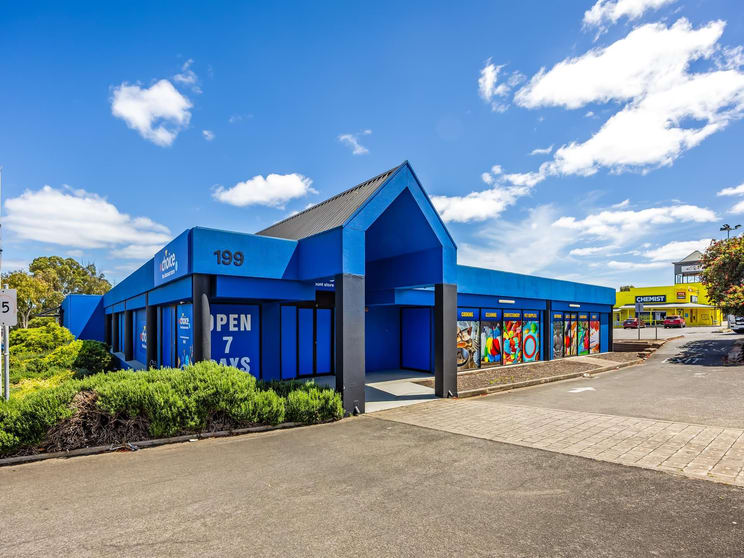 Click to view all images 199 Main South Road Morphett Vale SA 5162 - Image 2