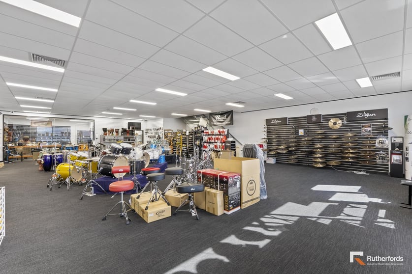 Click to view all images 4 Drake Boulevard Altona VIC 3018 - Image 3