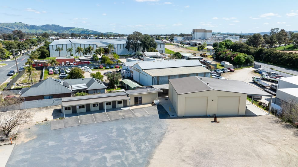Click to view all images 168 Sangsters Road Wodonga VIC 3690 - Image 3