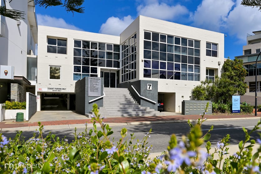 Click to view all images 21/7 The Esplanade Mount Pleasant WA 6153 - Image 1