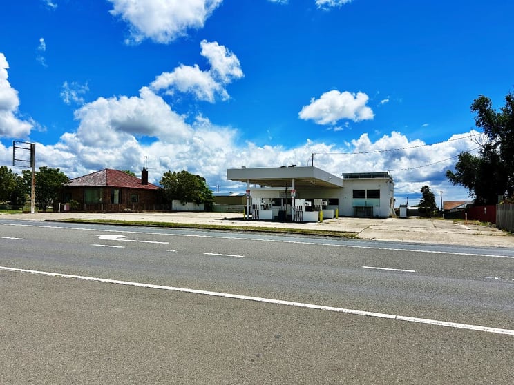 Click to view all images 101-103 bridge St Uralla NSW 2358 - Image 2