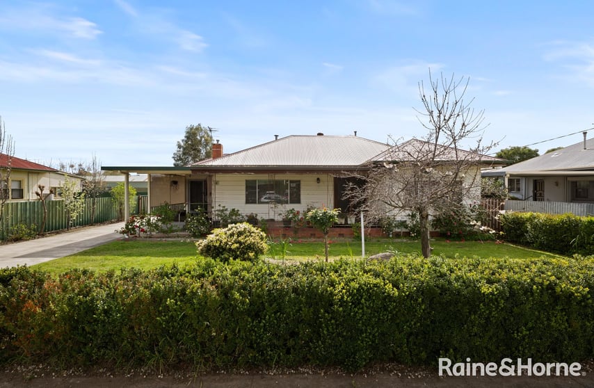 Click to view all images 12 Huon Street Wodonga VIC 3690 - Image 1