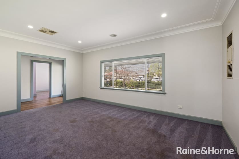 Click to view all images 12 Huon Street Wodonga VIC 3690 - Image 3