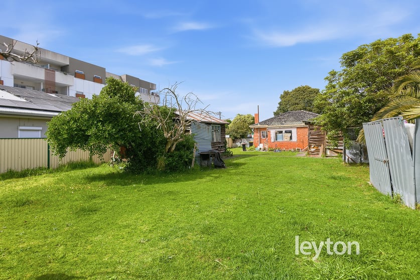 Click to view all images 19 Windsor Avenue Springvale VIC 3171 - Image 3