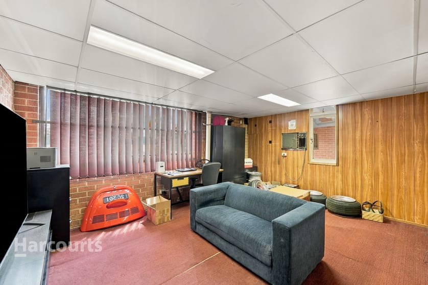 Click to view all images 11D/4 Louise Avenue Ingleburn NSW 2565 - Image 3