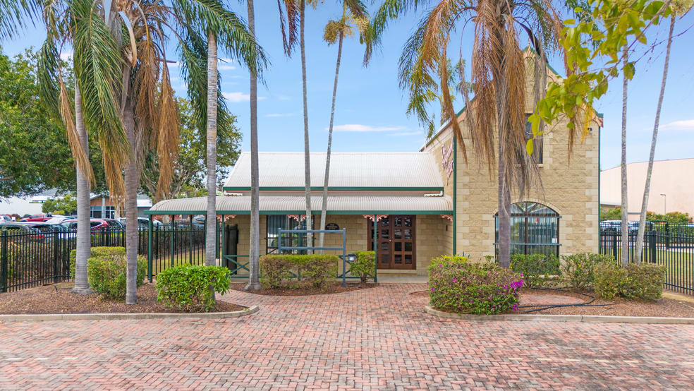 Click to view all images 12 Castlemaine Street Kirwan QLD 4817 - Image 2