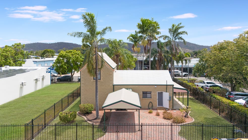 Click to view all images 12 Castlemaine Street Kirwan QLD 4817 - Image 3