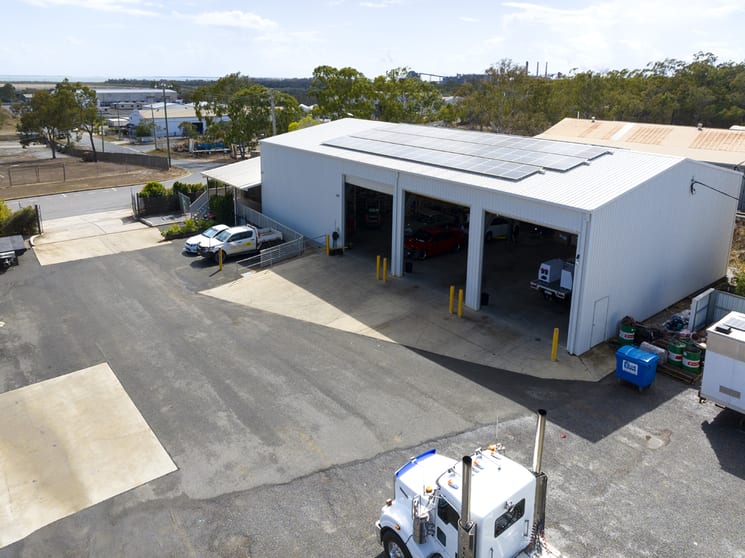Click to view all images 3 Hixon Street South Gladstone QLD 4680 - Image 3