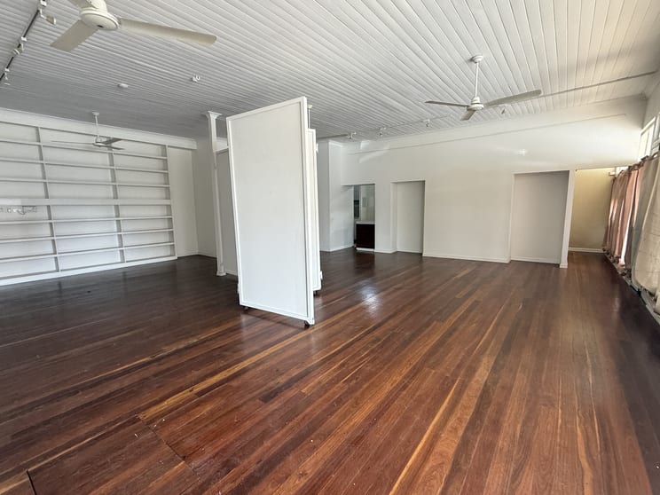 Click to view all images 20 Edward Street Biggenden QLD 4621 - Image 3