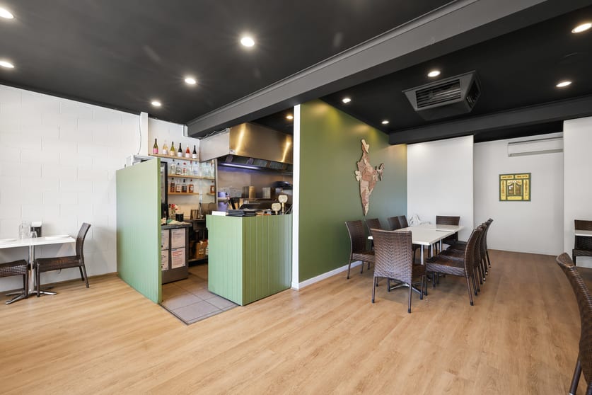 Click to view all images 2/96-100 Thompson Avenue Cowes VIC 3922 - Image 3