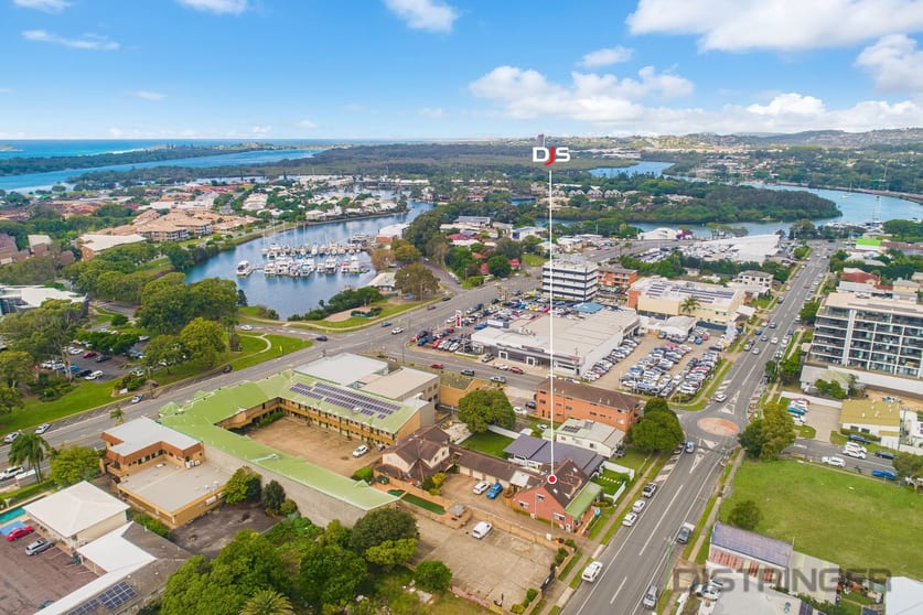 Click to view all images 1&2/22 Boyd Street Tweed Heads NSW 2485 - Image 1