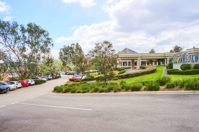 Click to view all images 1 Thompsons Road Bulleen VIC 3105 - Image 4