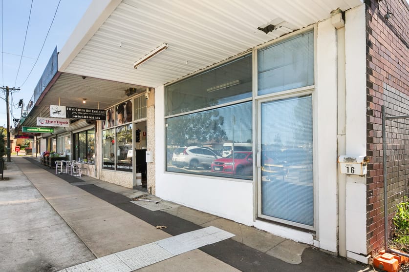 Click to view all images 16 Rochdale Square Lalor VIC 3075 - Image 3