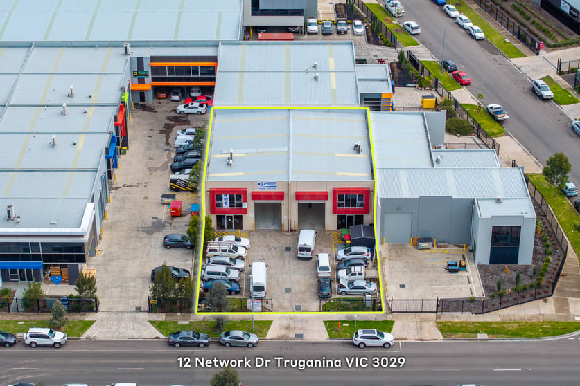 Click to view all images 12A and 12B Network Drive Truganina VIC 3029 - Image 3