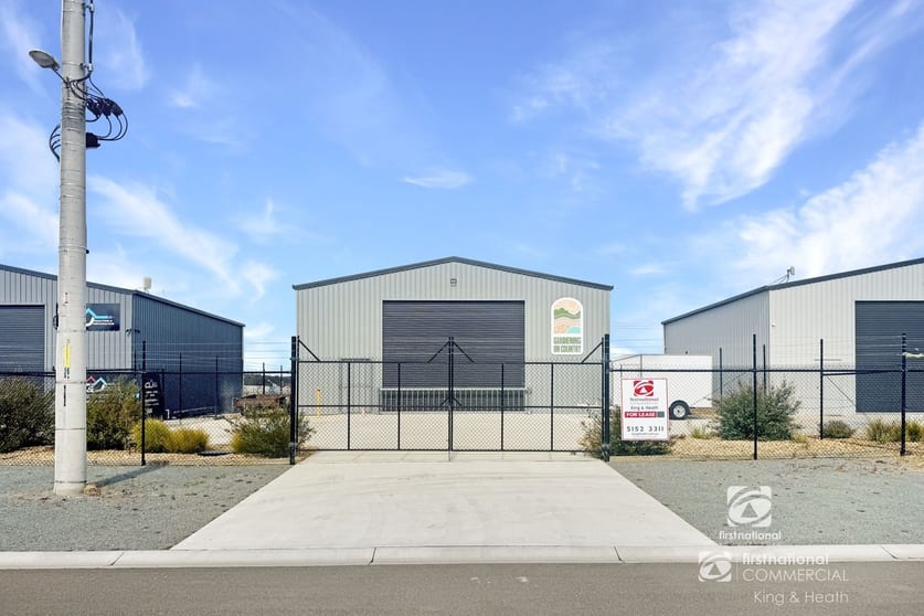 Click to view all images 12B Jackson Crescent Bairnsdale VIC 3875 - Image 1