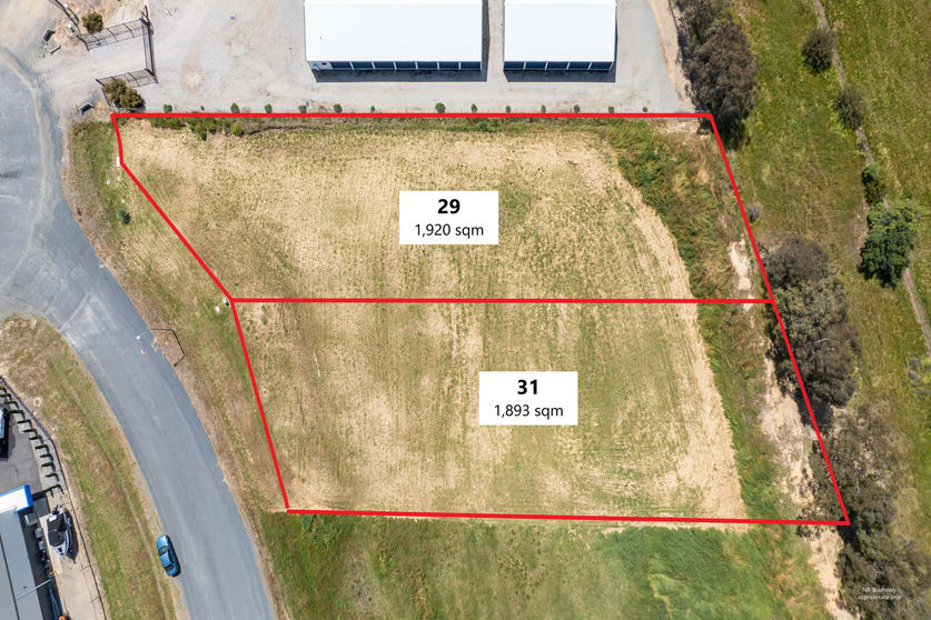 Click to view all images 29 & 31 Jarick Way Jindera NSW 2642 - Image 2