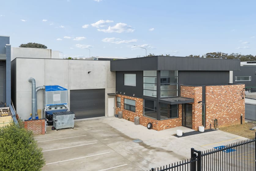 Click to view all images Modern Industrial Excellence/6 Copper Crescent Beard ACT 2620 - Image 1