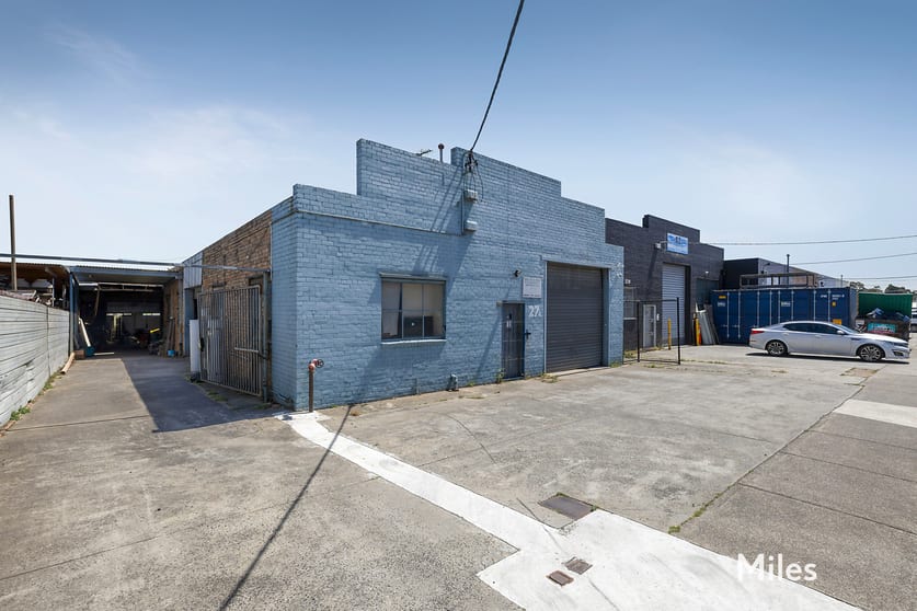 Click to view all images 27 Mologa Road Heidelberg West VIC 3081 - Image 2
